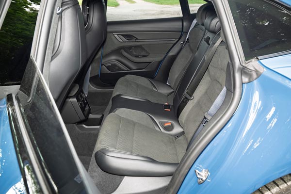   Porsche Taycan Sport Turismo GTS