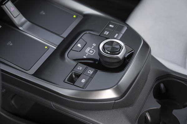 �������� ������ Toyota C-HR Plus