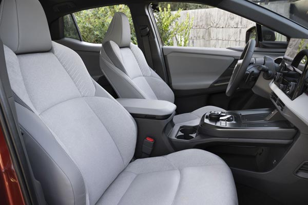 �������� ������ Toyota C-HR Plus