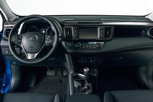 Интерьер салона Toyota RAV4 Hybrid