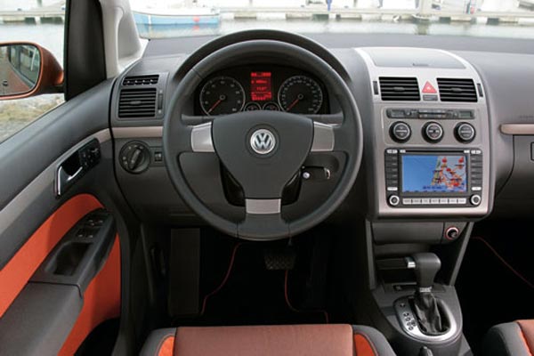   Volkswagen CrossTouran