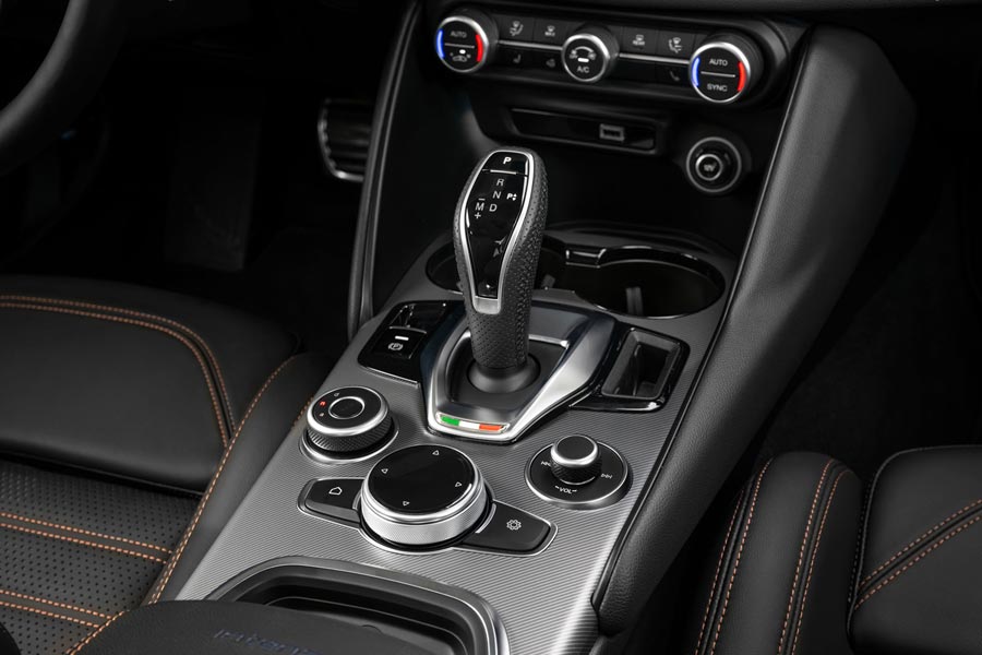 ���� ������ Alfa Romeo Giulia. �������� Alfa Romeo Giulia