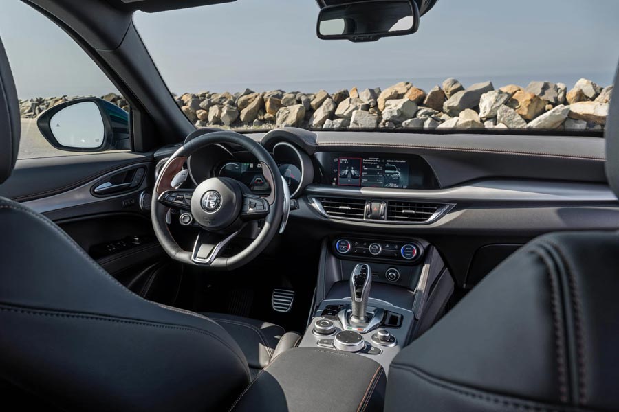 ���� ������ Alfa Romeo Stelvio. �������� Alfa Romeo Stelvio
