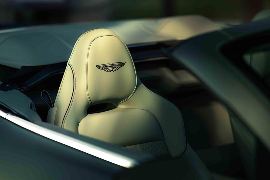   Aston Martin Vanquish Volante.  Aston Martin Vanquish Volante