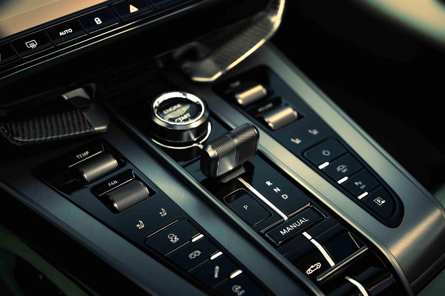   Aston Martin Vanquish Volante.  Aston Martin Vanquish Volante