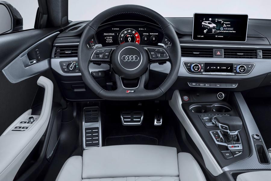   Audi RS4 Avant.  Audi RS4 Avant