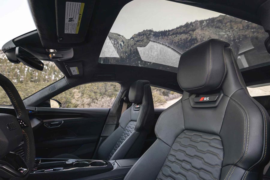   Audi E-tron GT.  Audi E-tron GT