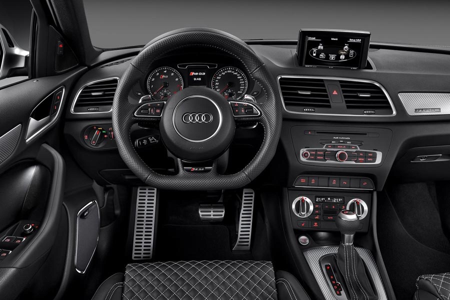 Фото салона Audi RS Q3. Интерьер Audi RS Q3