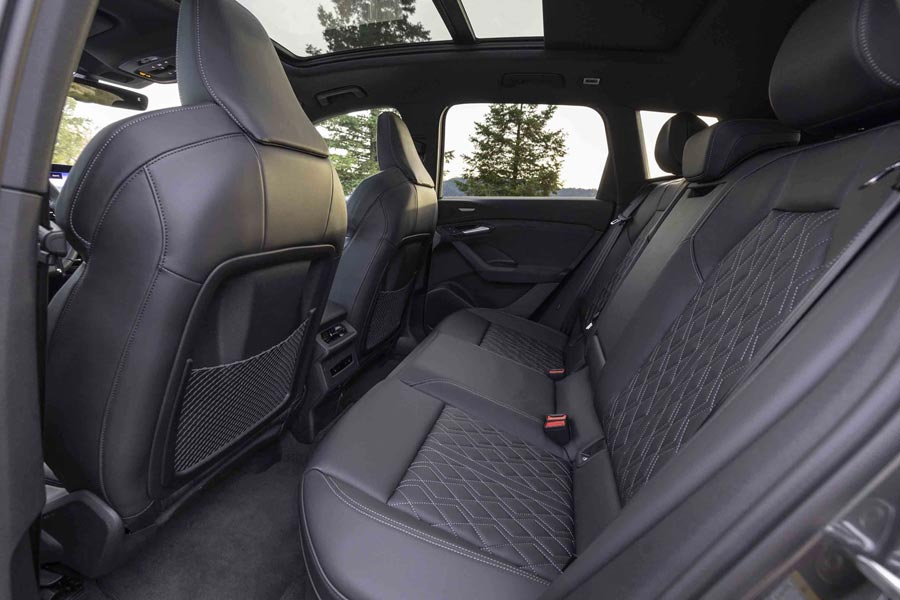   Audi SQ6 e-tron.  Audi SQ6 e-tron