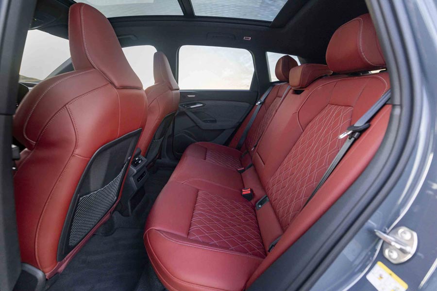   Audi SQ6 e-tron.  Audi SQ6 e-tron