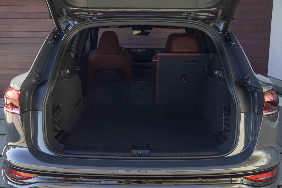   Audi SQ6 e-tron.  Audi SQ6 e-tron