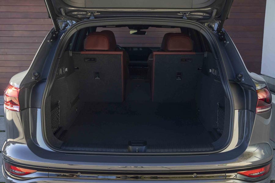   Audi SQ6 e-tron.  Audi SQ6 e-tron