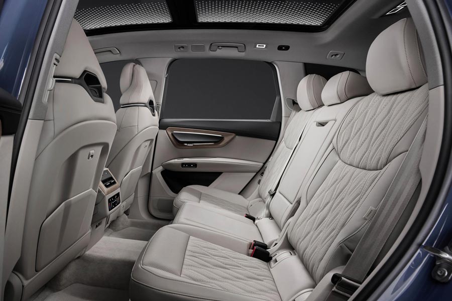 ���� ������ Audi Q7. �������� Audi Q7