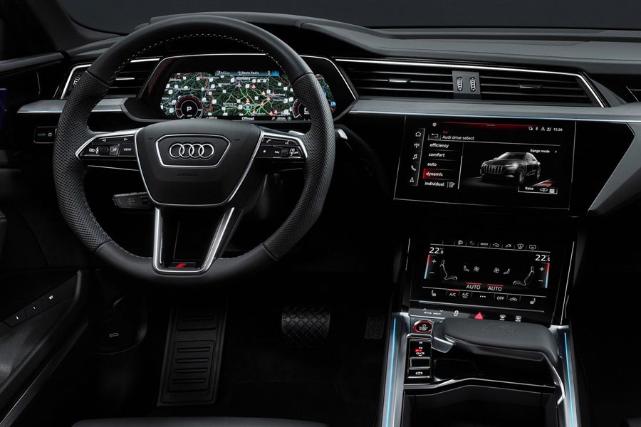   Audi SQ8 Sportback e-tron.  Audi SQ8 Sportback e-tron