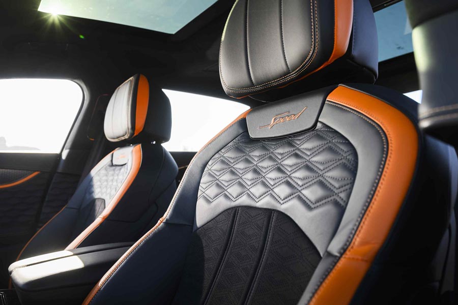   Bentley Flying Spur.  Bentley Flying Spur