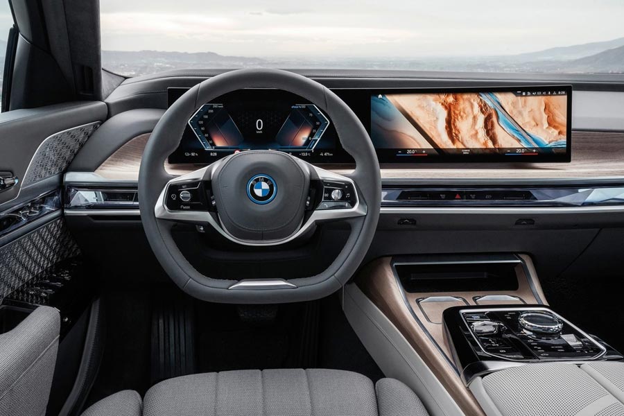   BMW i7.  BMW i7