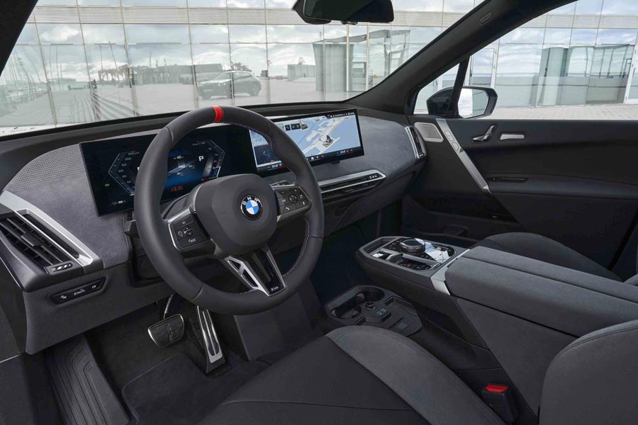   BMW iX M70.  BMW iX M70