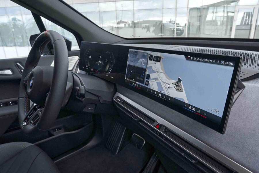   BMW iX M70.  BMW iX M70