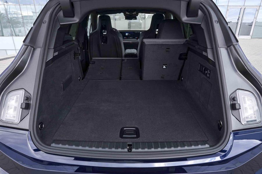   BMW iX M70.  BMW iX M70