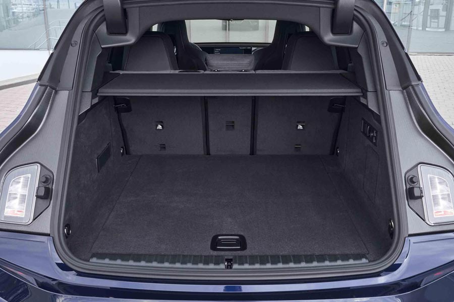   BMW iX M70.  BMW iX M70