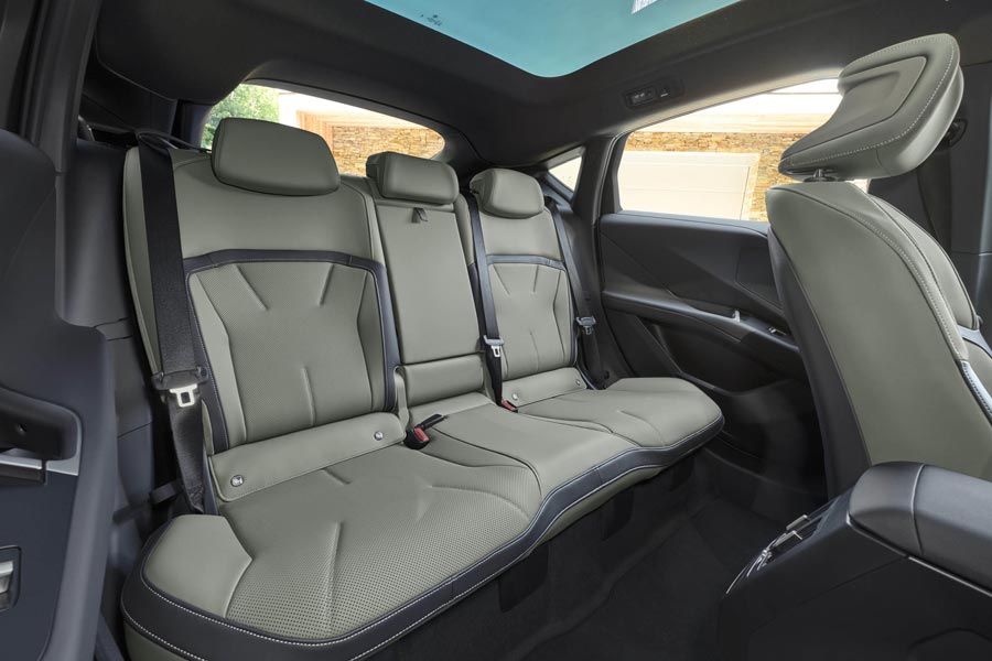 ���� ������ BMW iX4. �������� BMW iX4