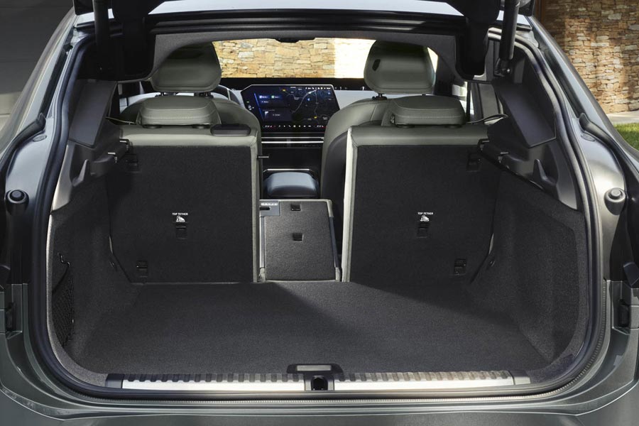 ���� ������ BMW iX4. �������� BMW iX4
