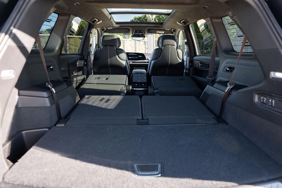   Cadillac Vistiq.  Cadillac Vistiq