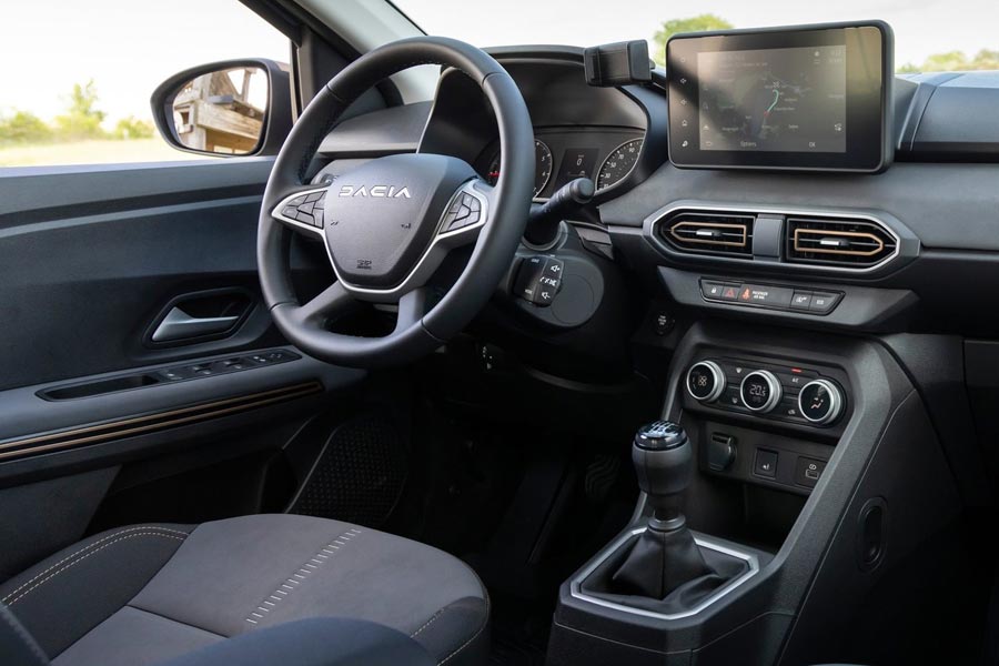 ���� ������ Dacia Sandero Stepway. �������� Dacia Sandero Stepway