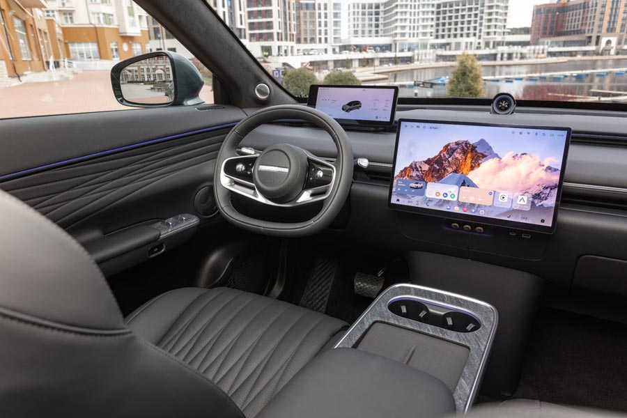   Exeed Exlantix ET.  Exeed Exlantix ET