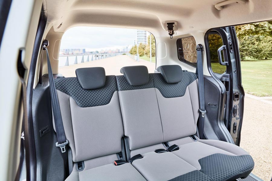   Ford Tourneo Courier.  Ford Tourneo Courier