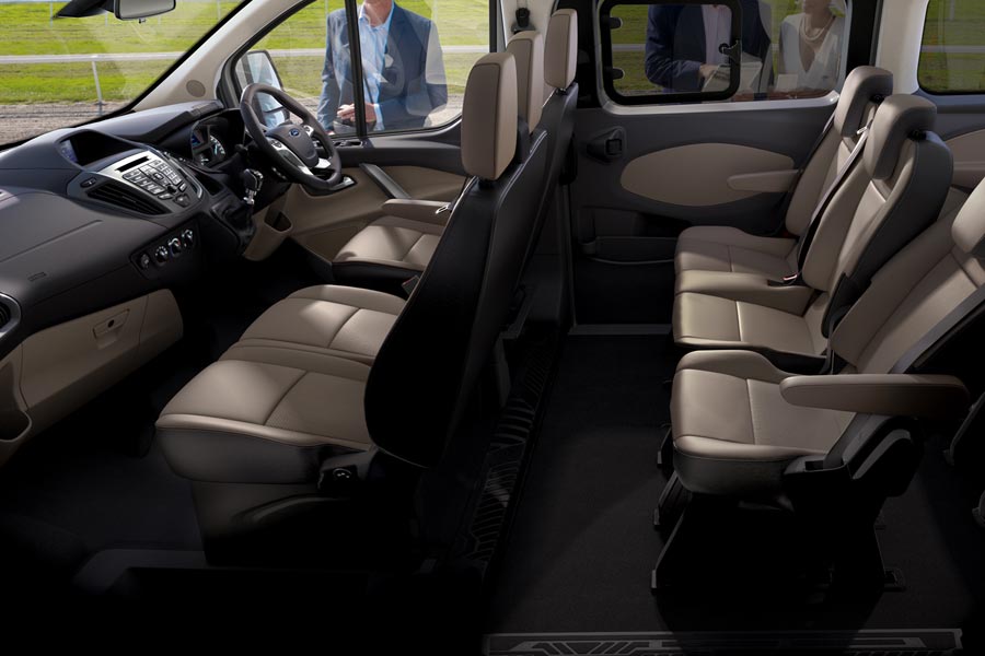   Ford Tourneo Custom LWB.  Ford Tourneo Custom LWB