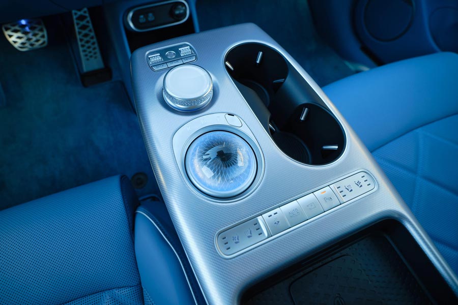 ���� ������ Genesis GV60. �������� Genesis GV60