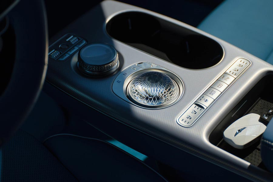 ���� ������ Genesis GV60. �������� Genesis GV60