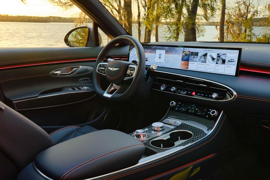   Genesis GV70.  Genesis GV70