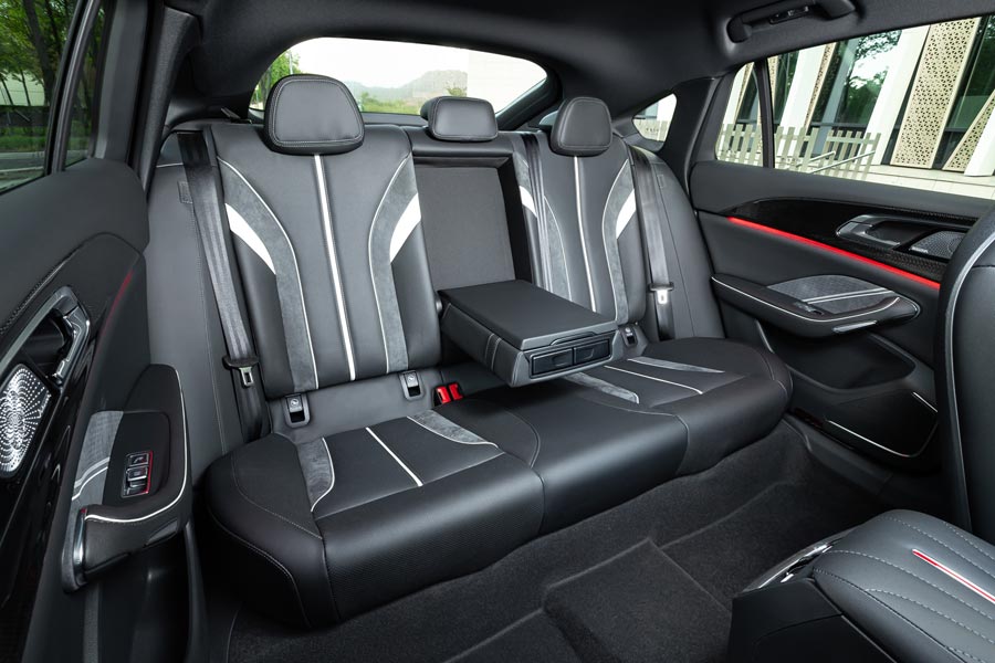   Hongqi H6.  Hongqi H6