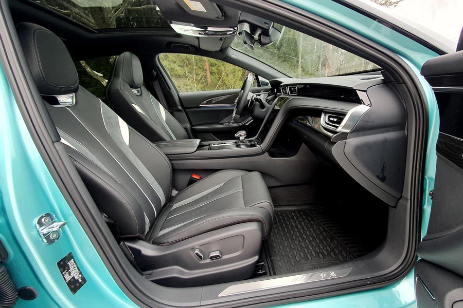 ���� ������ Hongqi H6. �������� Hongqi H6