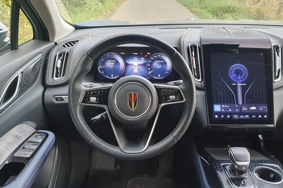   Hongqi HS3.  Hongqi HS3