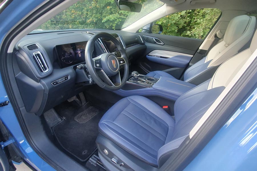   Hongqi HS3.  Hongqi HS3