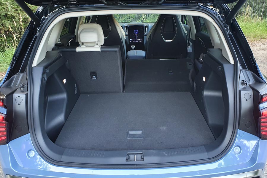   Hongqi HS3.  Hongqi HS3