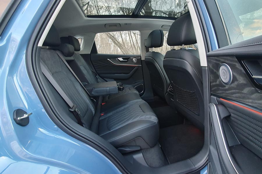 ���� ������ Hongqi HS5. �������� Hongqi HS5