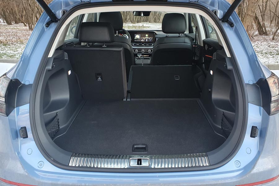 ���� ������ Hongqi HS5. �������� Hongqi HS5