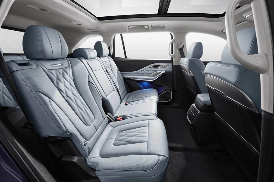   Hongqi HS7.  Hongqi HS7