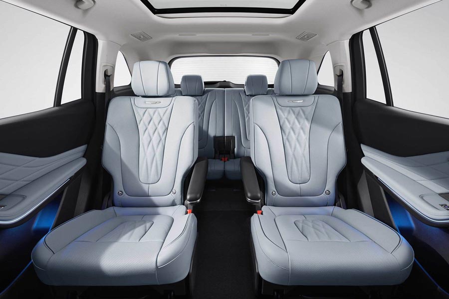   Hongqi HS7.  Hongqi HS7