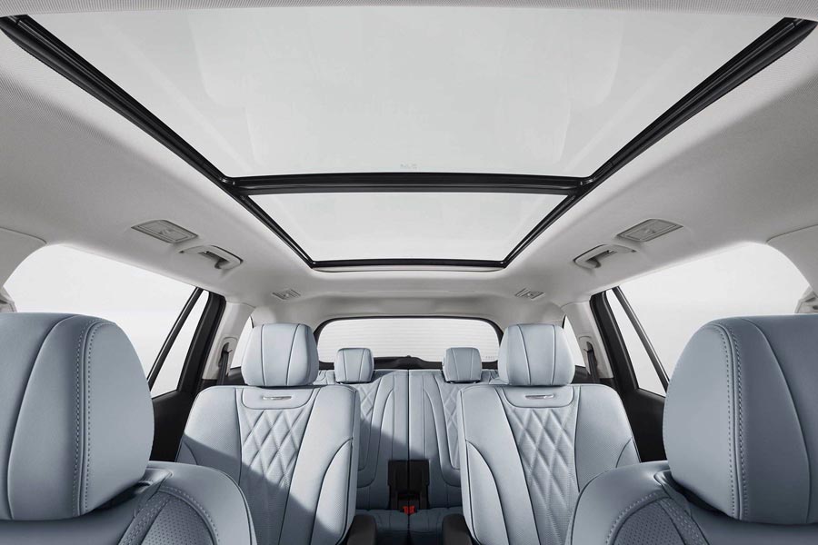   Hongqi HS7.  Hongqi HS7