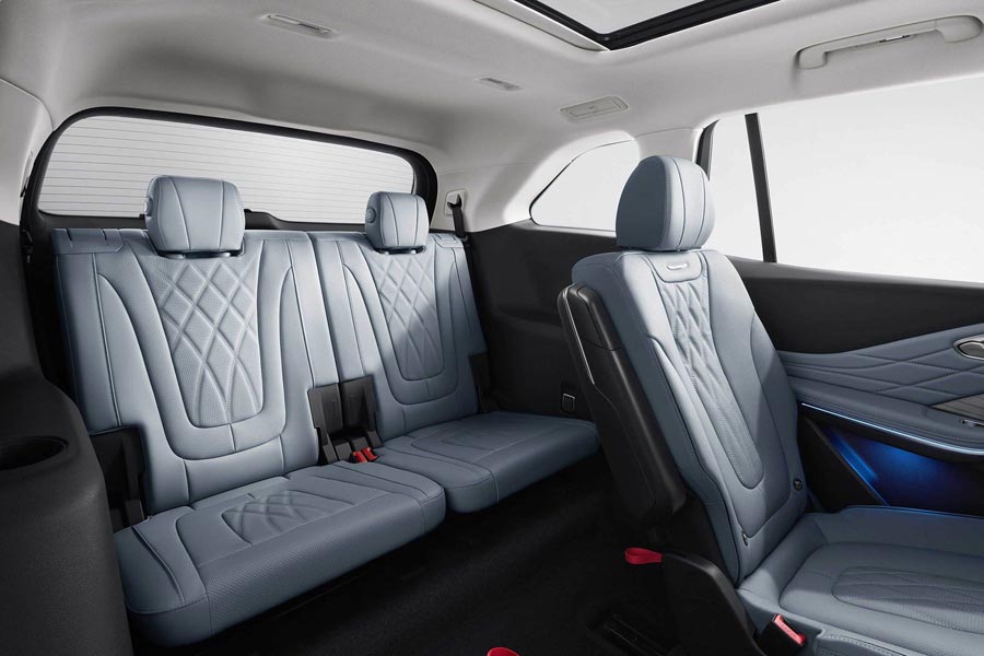   Hongqi HS7.  Hongqi HS7