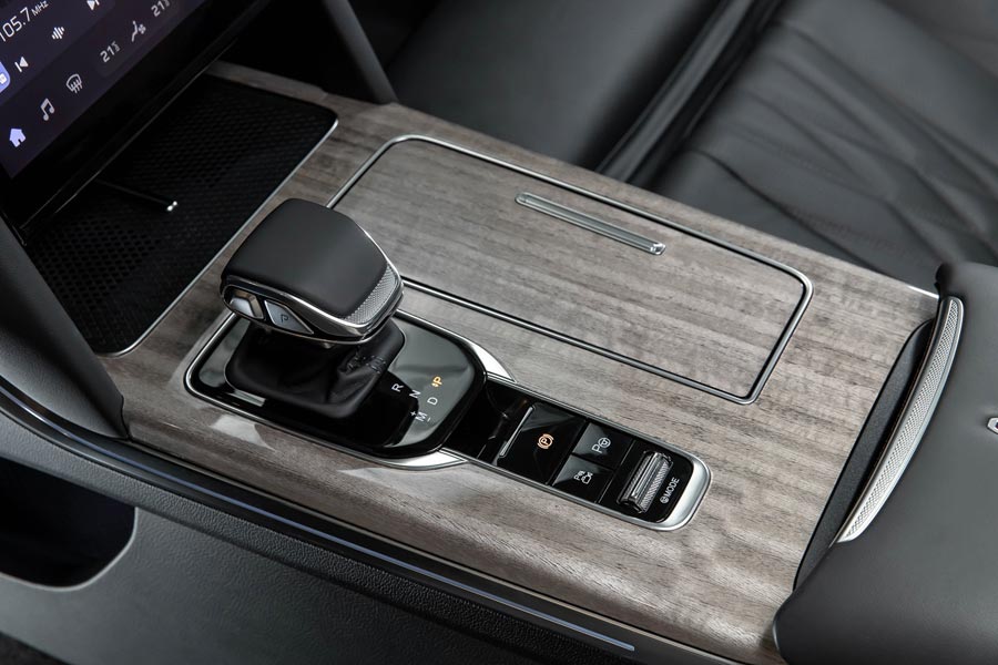   Hongqi HS7.  Hongqi HS7