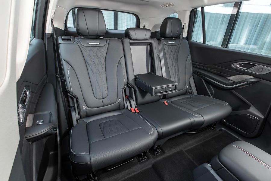   Hongqi HS7.  Hongqi HS7