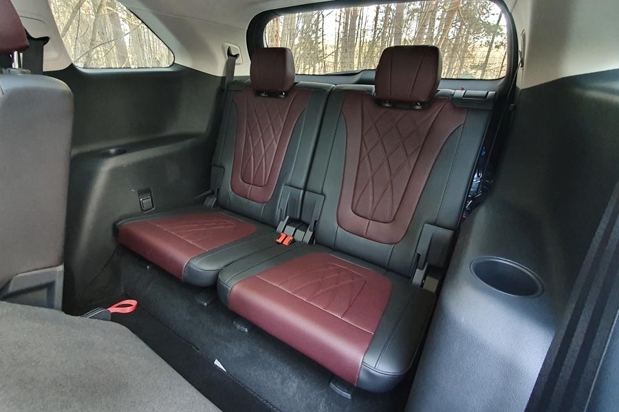 ���� ������ Hongqi HS7. �������� Hongqi HS7