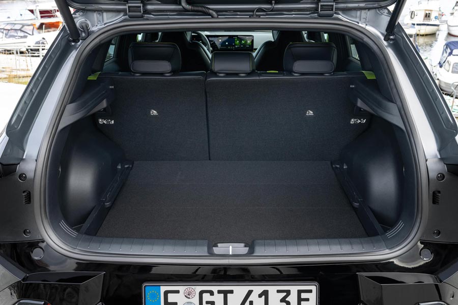 ���� ������ Kia EV4 GT. �������� Kia EV4 GT