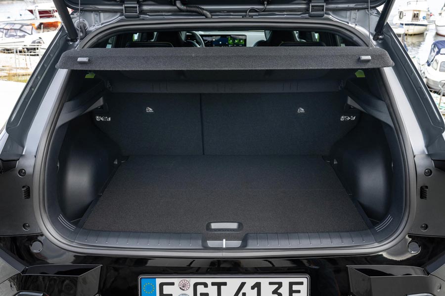 ���� ������ Kia EV4 GT. �������� Kia EV4 GT